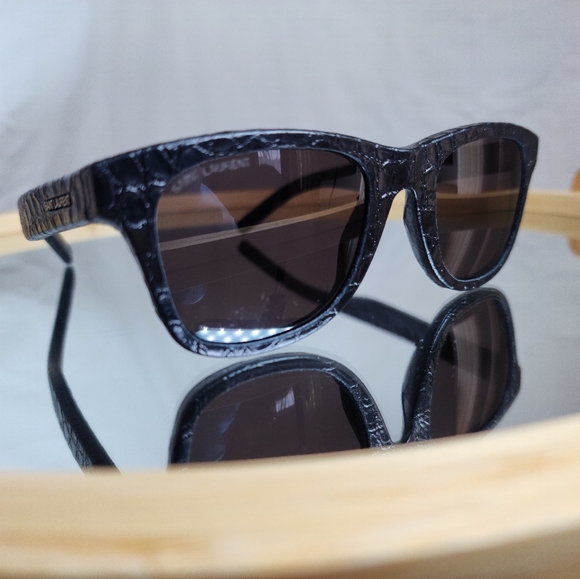 Saint Laurent designer sunglasses 👓 🕶 😎 - Picture 13 of 13